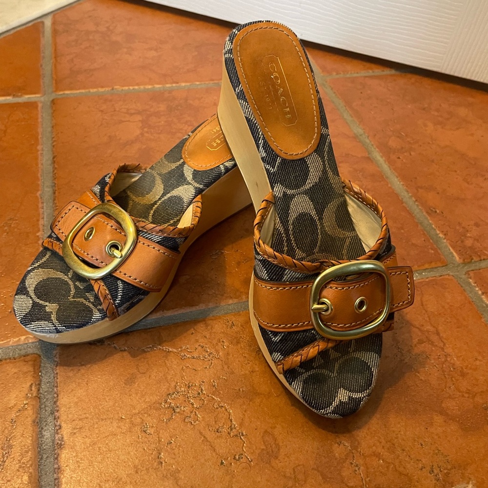 Coach sandals on wooden wedge with engrave flowers
